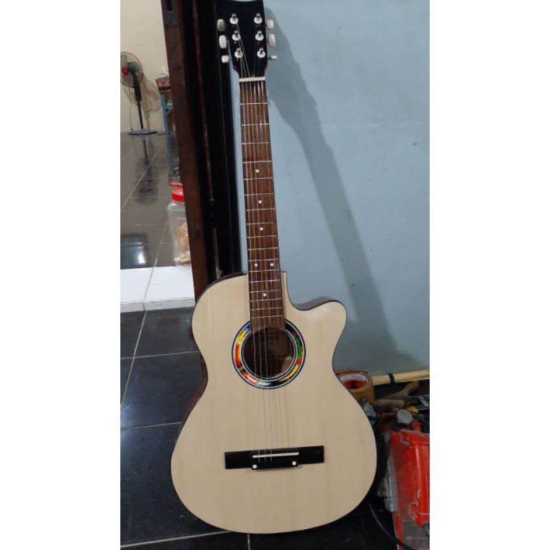 GUITAR AKUSTIK PEMULA