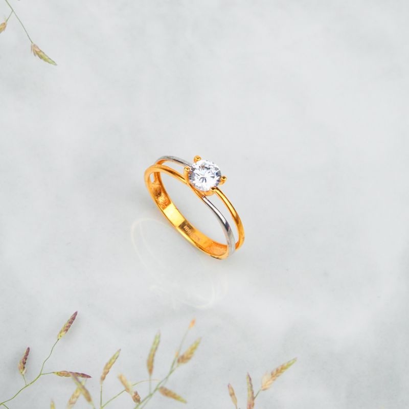 Cincin Emas Solitaire Variasi Putih 2 Ring - Toko Emas Gadjah