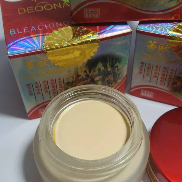 CREAM DEOONARD MERAH A (SIANG)