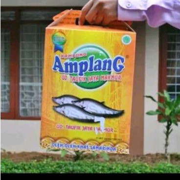 

Amplang Kuku Macan Ikan Belida Khas Samarinda
