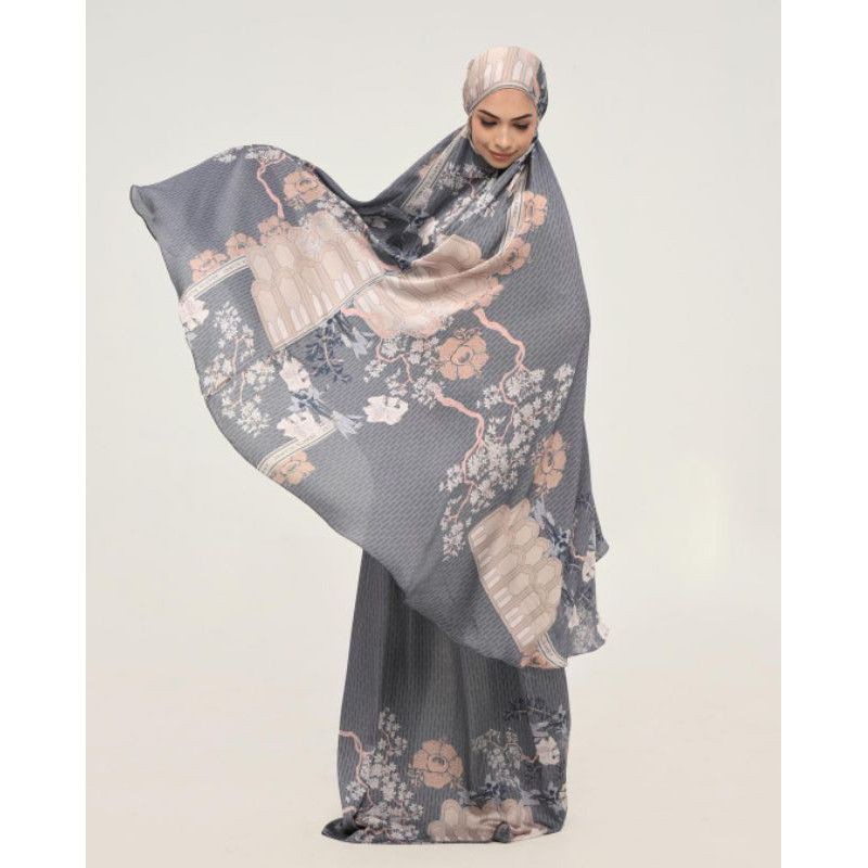 simple fit - mukena traveling jumbo mewah prayer robe silk prayer referensi klamby wearing