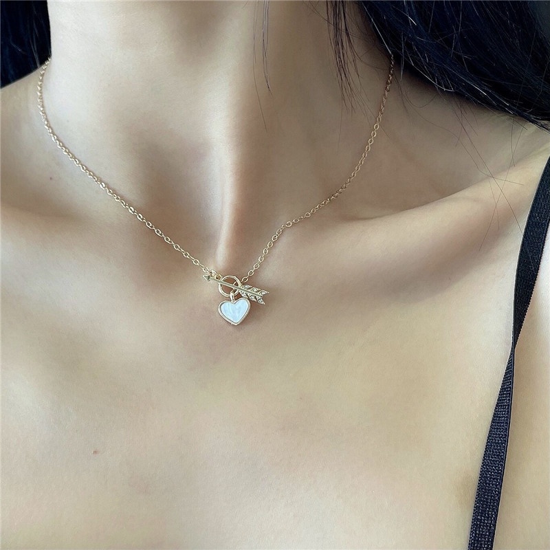 Kalung Rantai Liontin Hati Bahan Alloy Gaya Korea Untuk Wanita