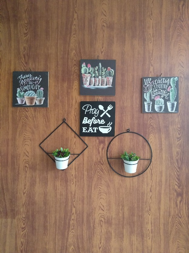 Walldecor Unik Pray Before Eat :)