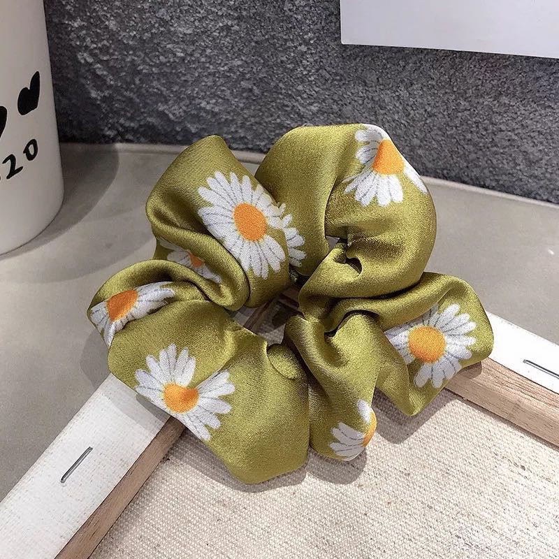 Ikat Rambut Ponytail Model Bunga Daisy Bahan Satin Karet Elastis Gaya Korea Untuk Wanita/scrunchie-AR-17 Hijau