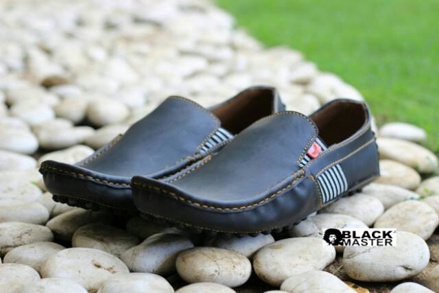 SEPATU KASUAL SLIPON KULIT ASLI BLACKMASTER SANTANA