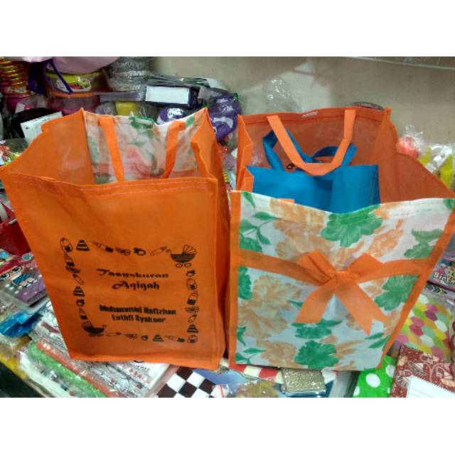 

Goody bag Kotak nasi/Tas Aqiqah/Tas Mengenang /tas Tasyakuran/Paperbag/tas Box Nasi sablon nama