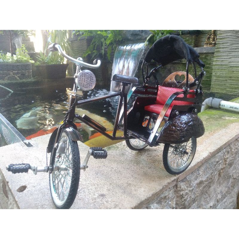 MINIATUR BECAK DARI BESI/MAINAN BECAK