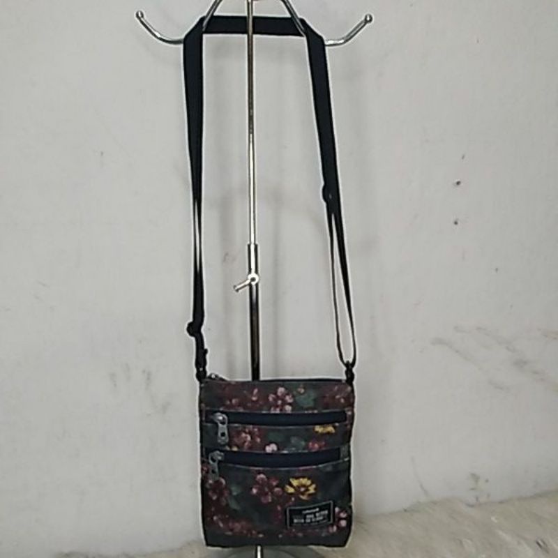 Tas wanita / Sling bag / Preloved / second Branded " LAFUMA"
