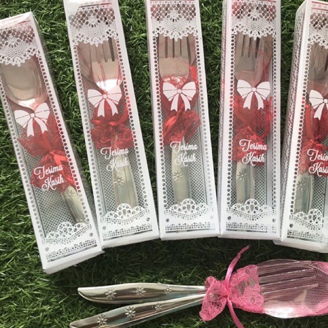 Souvenir Pernikahan Sendok Garpu Stainless Sendok Set Makan Kemas Tile Mika Motif