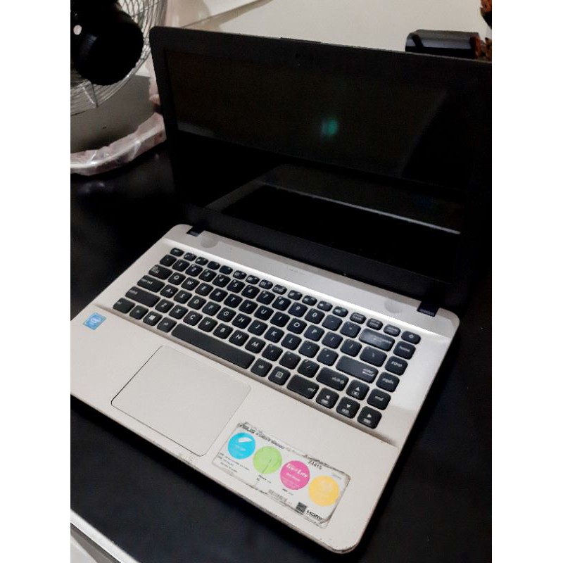 LAPTOP ASUS X441S BEKAS