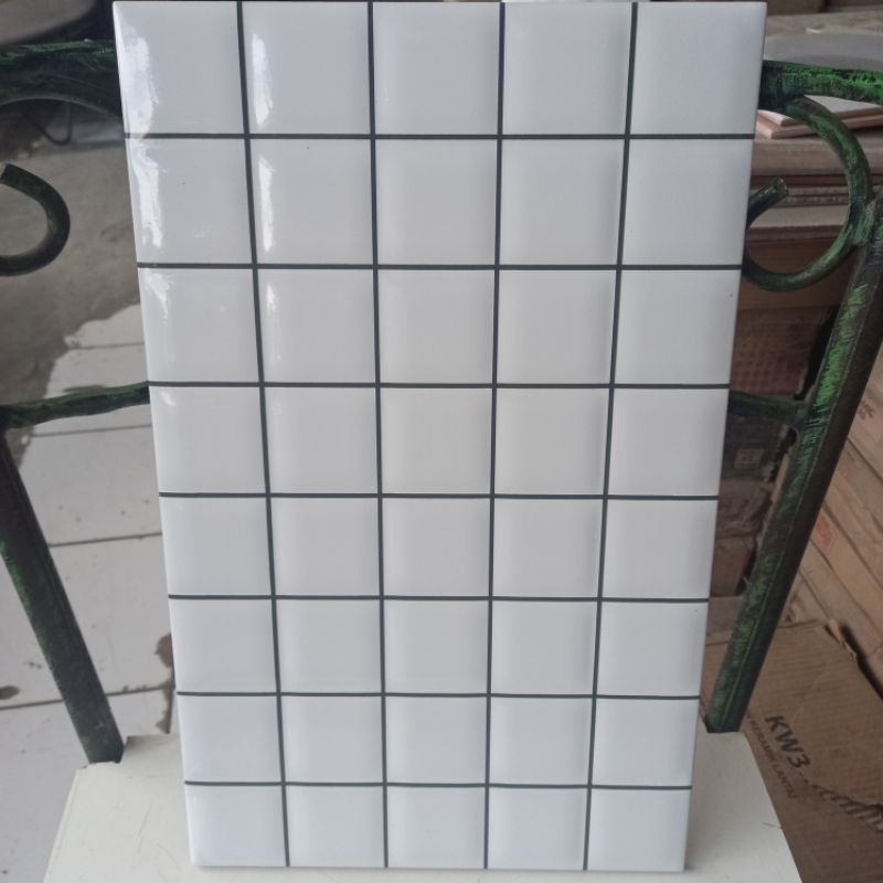 KERAMIK 25X40 BATA PUTIH ATAU MOTIF BEVEL PUTIH ATAU KERAMIK 5X5 ATAU KERAMIK 10X10 5cm