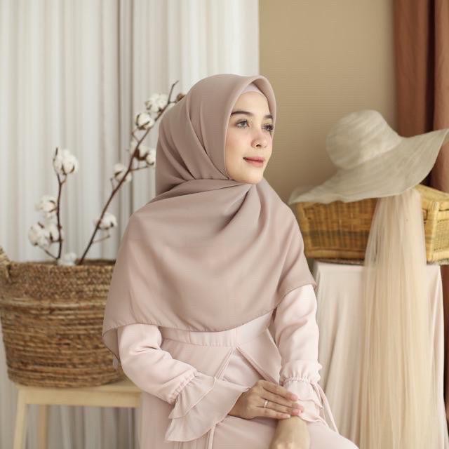 BELLA SQUARE HIJAB SEGIEMPAT 