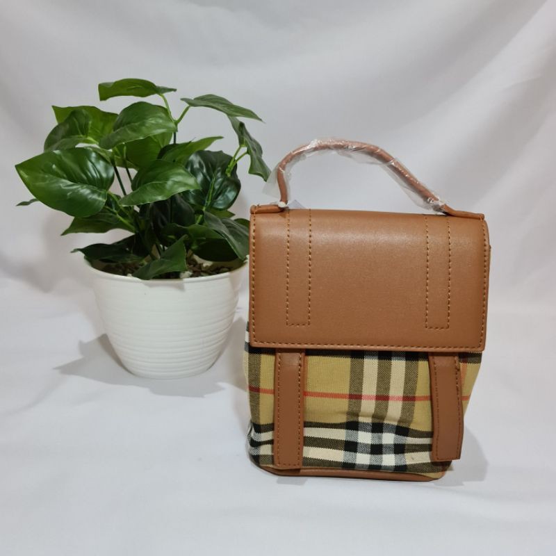 Tas Burberry Selempang