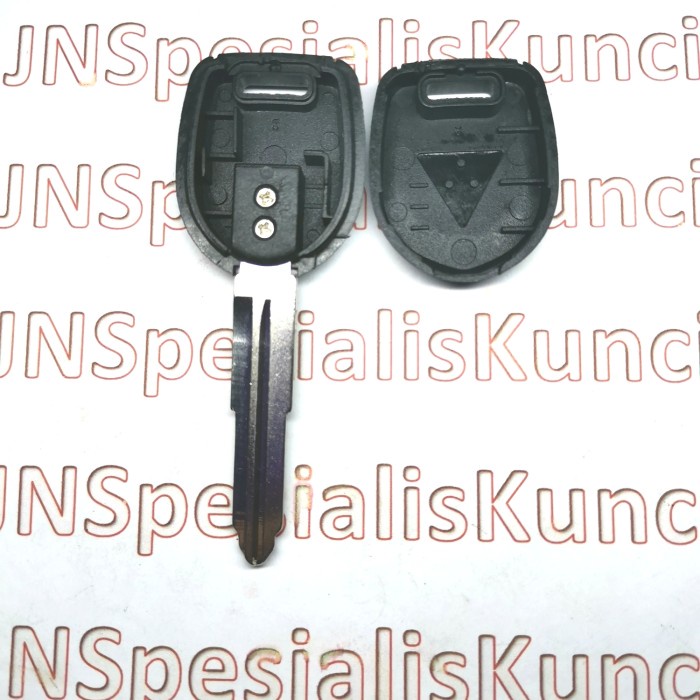 BAHAN KUNCI MITSUBISHI MIRAGE TEMPAT CHIP