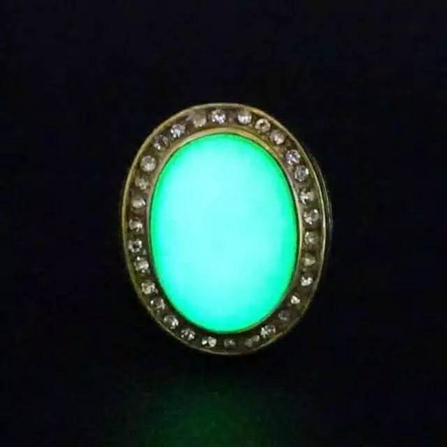 Cincin batu fosfor ikatan rodium