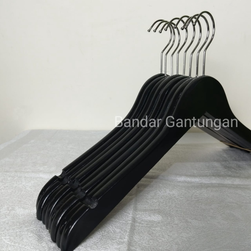 Hanger Kayu Hitam / Natural Gantungan Baju Display Pakaian Gantungan Baju Distro Butik Kayu Dewasa(BH)