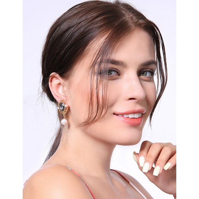 LRC Anting Tusuk Fashion Golden Asymmetric Crystal Flower Pearl Earrings D84697