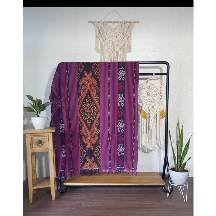 Kain tenun blanket Troso ungu motif