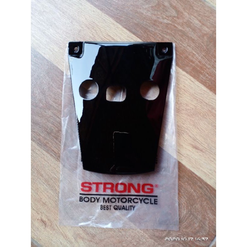 Pet Sambungan Body Belakang Hitam F1ZR Merk Strong