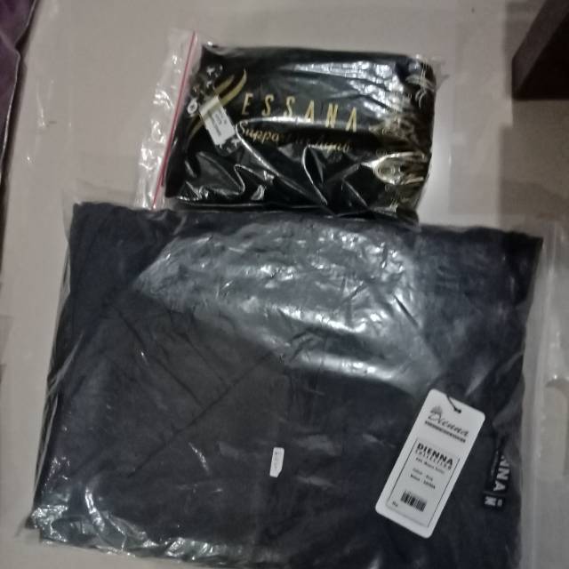 Gamis Dienna dan hijab yessana