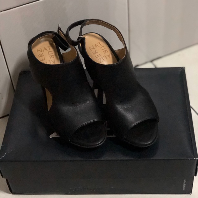 Naturalizer Dalton Black Heels