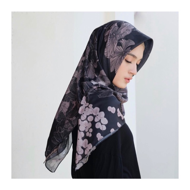 Winter Scarf Black Vanilla Hijab