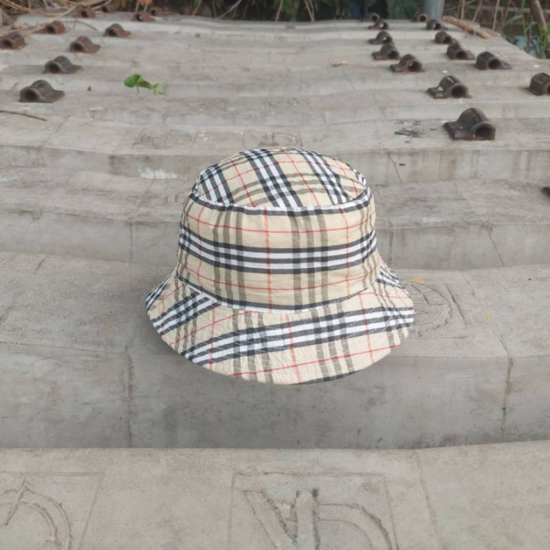 Bucket Hat / Jungle Hat / Topi Rimba Burberry Ala Ala Bolak Balik Second Import