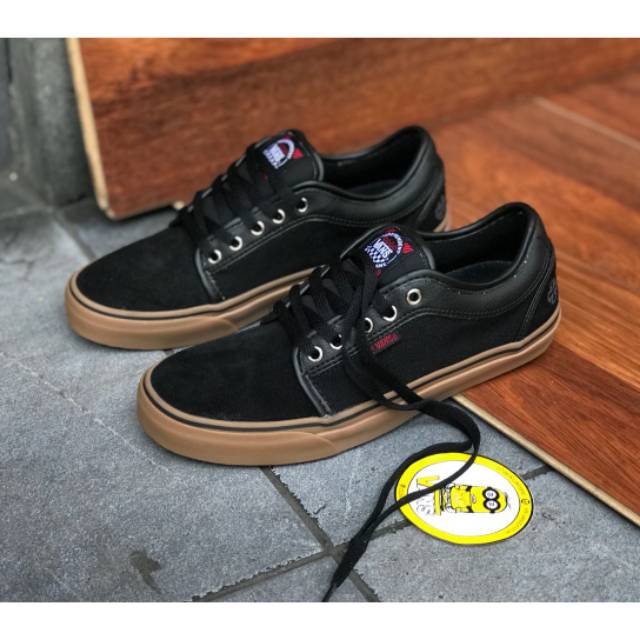 vans mn chukka low