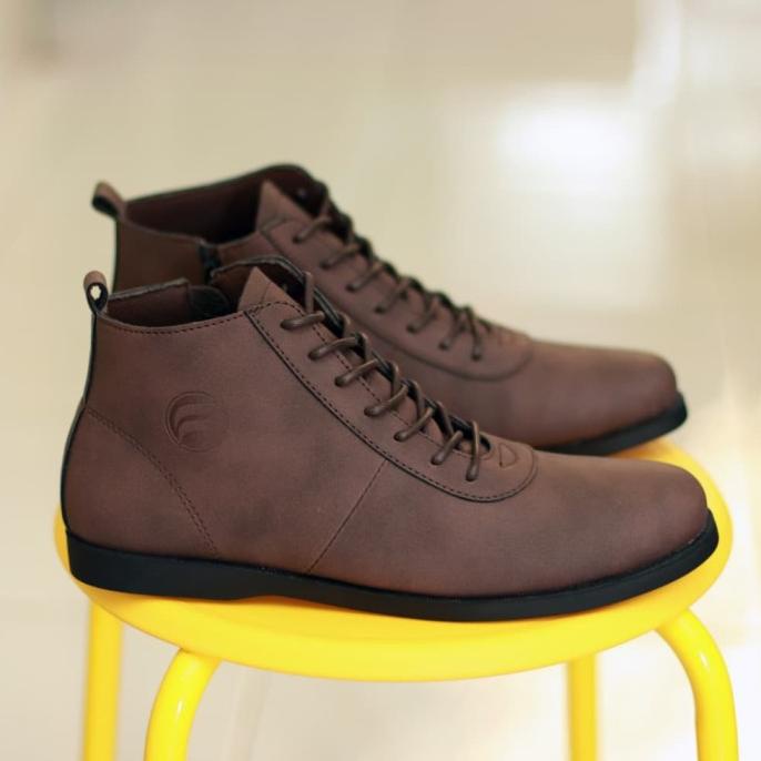 New Sepatu Boots Pria Casual Resleting Semi Kulit Original Nike Adidas New