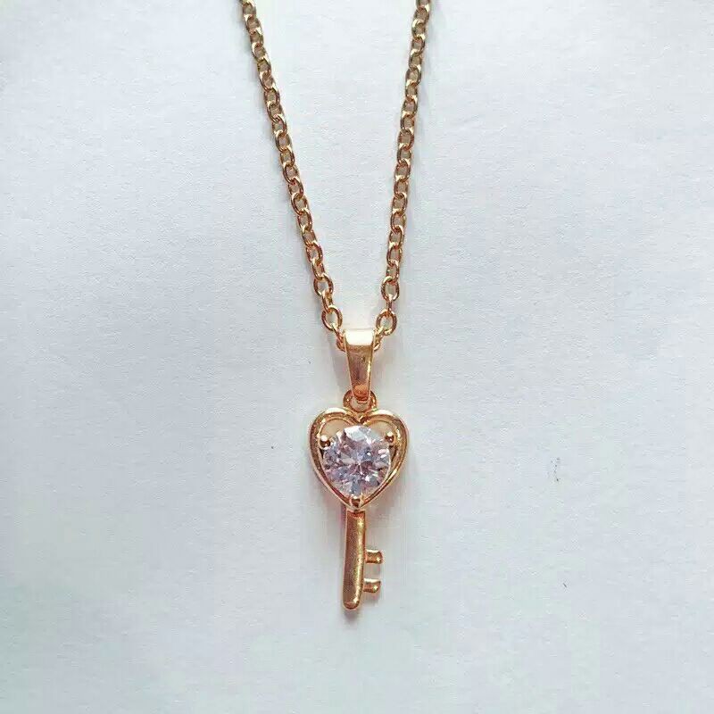 KALUNG LIONTIN KUNCI TITANIUM