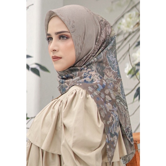 Buttonscarves Farsha series in khaki