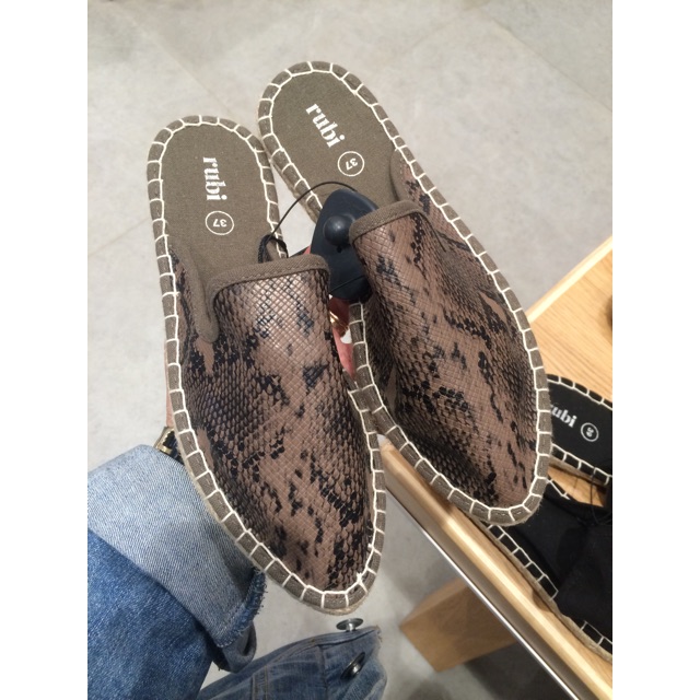 EMMY Slip On RUBI