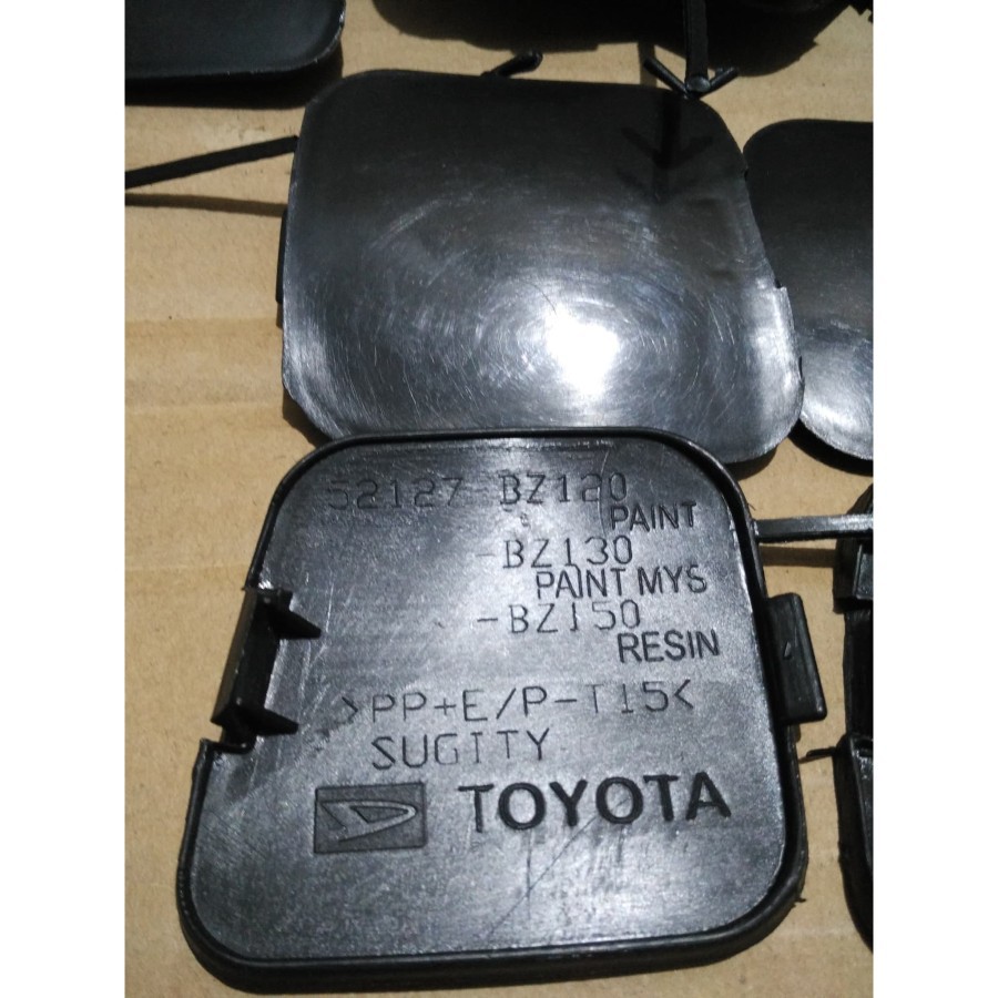 TUTUP TOWING BUMPER DEPAN AVANZA / XENIA 2011