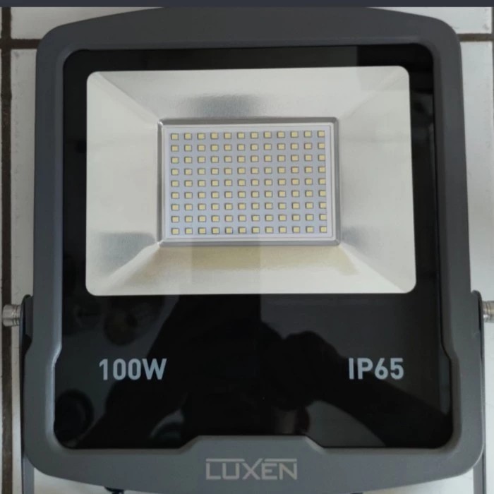 Lampu sorot 100watt Luxen Ip65 Tahan air - warmwhite 3000k