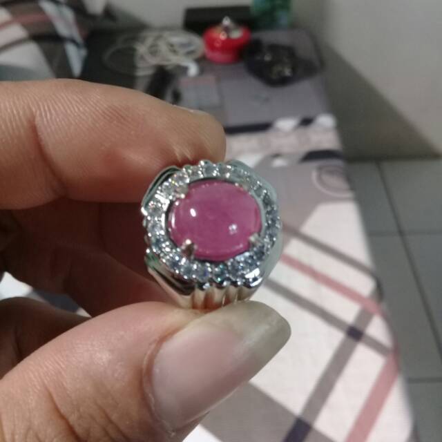 Batu ruby birma