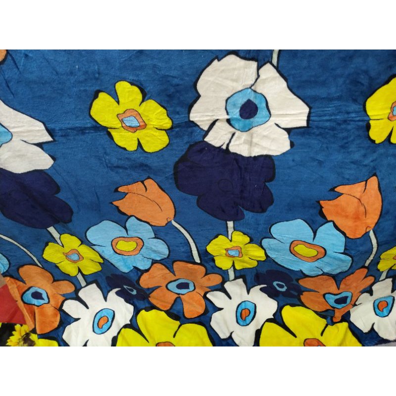 Selimut bulu halus super halus motif bunga bunga