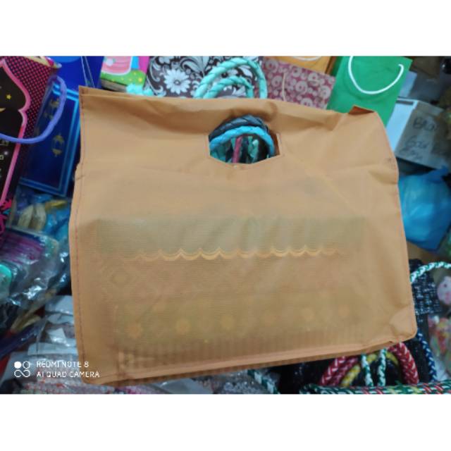 

Tas bambu bronis/snak box/bolu isi 12pcs terlaris dan termurah