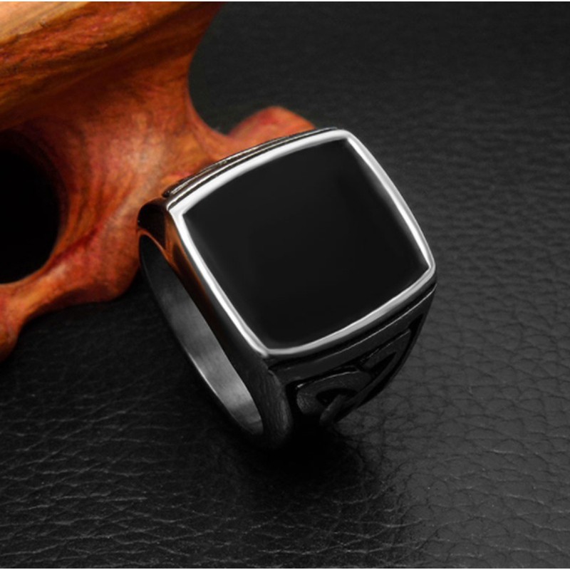 SEUSUK   Cincin Antik Bentuk Kotak Warna Hitam Gaya Vintage