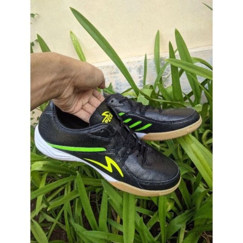Sepatu futsal Specs Metasala Magnum