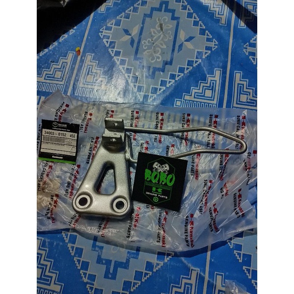 step footstep injakan kaki belakang kiri klx150 KLX 150 silver original