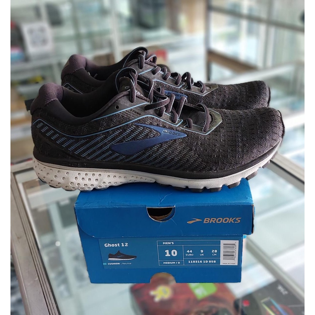 brooks ghost men 12