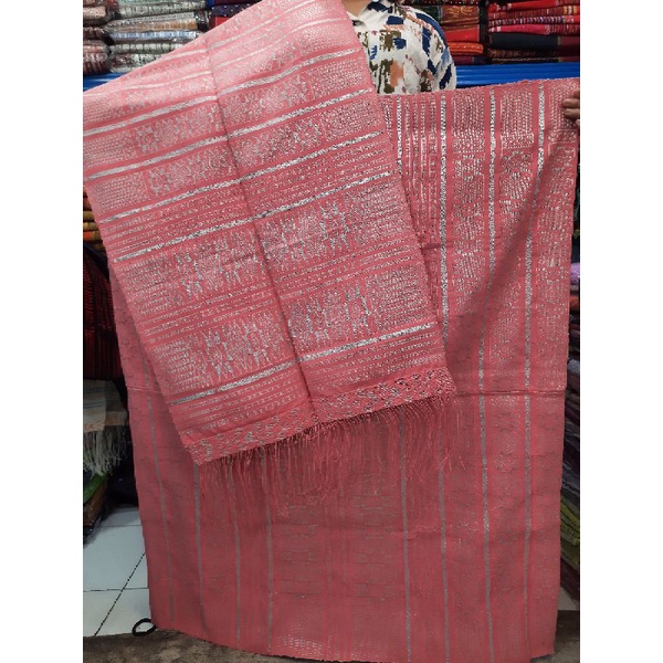 Songket Tumtuman tenun Tarutung