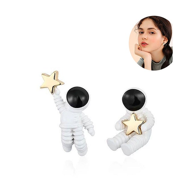 LRC Anting Tusuk Fashion White 925 Silver And Silver Needle Astronaut Earrings A58736