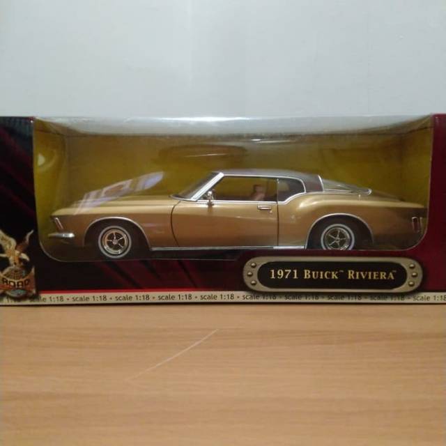 Diecast Buick Riviera 1971 Skala 18