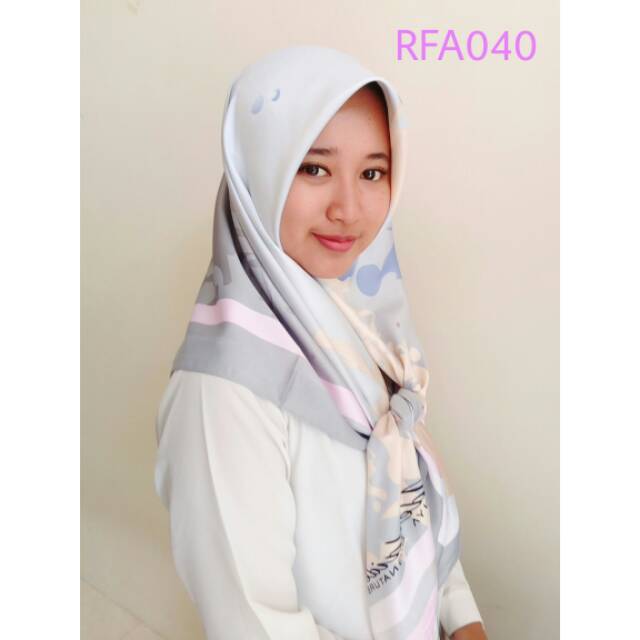 

Segiempat satin motif cat