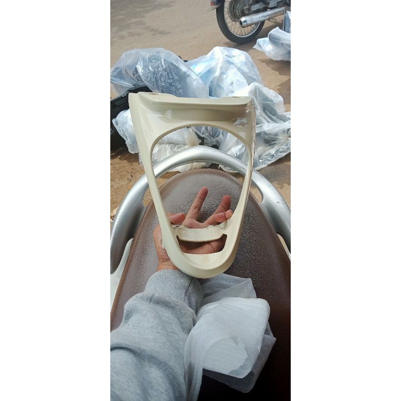 Body kap belakang dudukan lampu belakang Scoopy karbu cream,putih dll