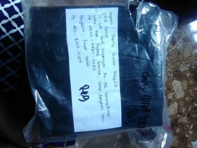 Set Kotak Perhiasan Bentuk Love List Emas