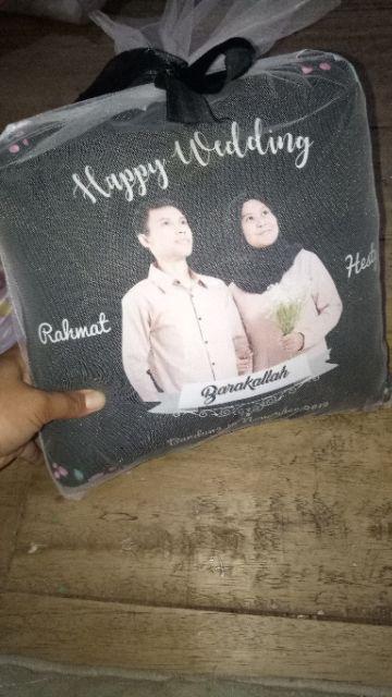 Exclusive | Bantal Foto Untuk Kado Souvenir Hadiah Bisa Pasang Foto Sendiri Gratis Desain