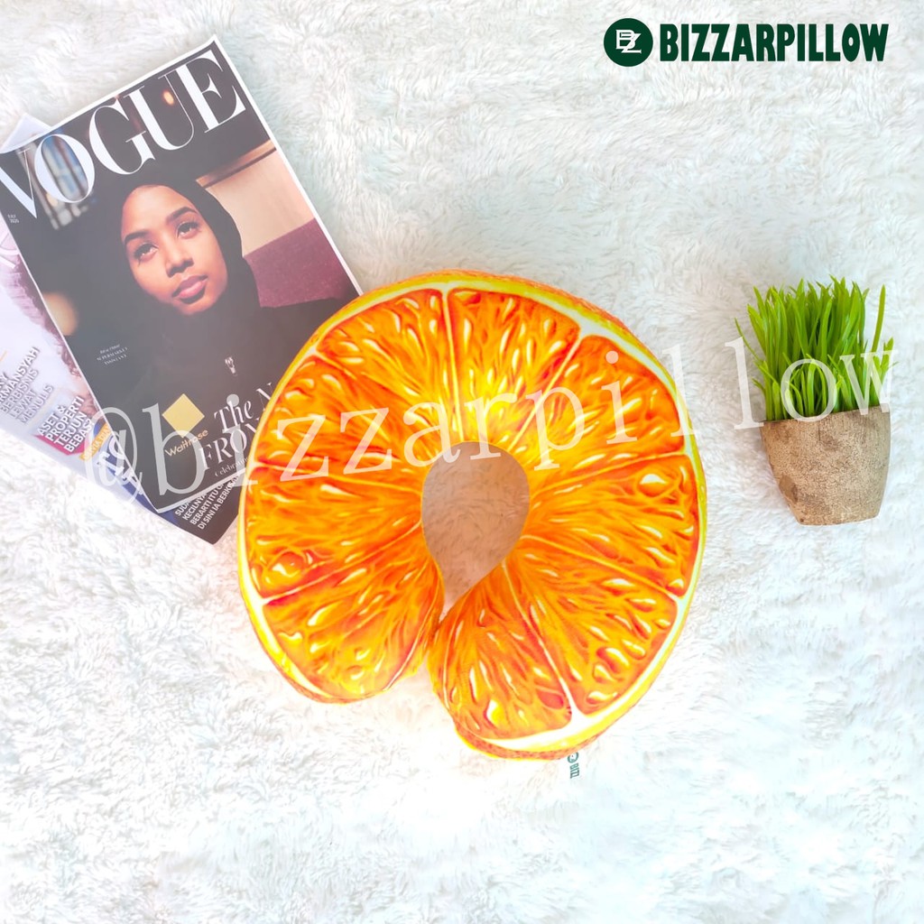 Bizzarpillow Bantal Leher Motif Buah Buahan BZ159