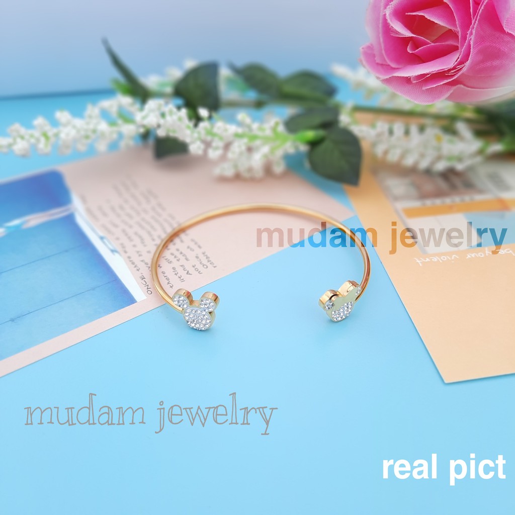 Gelang Titanium Minnie dan Mickey Dengan Kristal Putih Artifisial